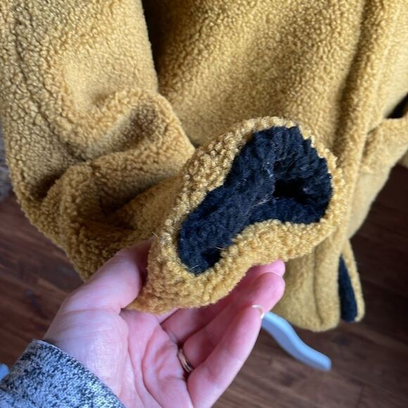 Cozy THICK hooded Jacket! 🧥 - Picture 3 of 11